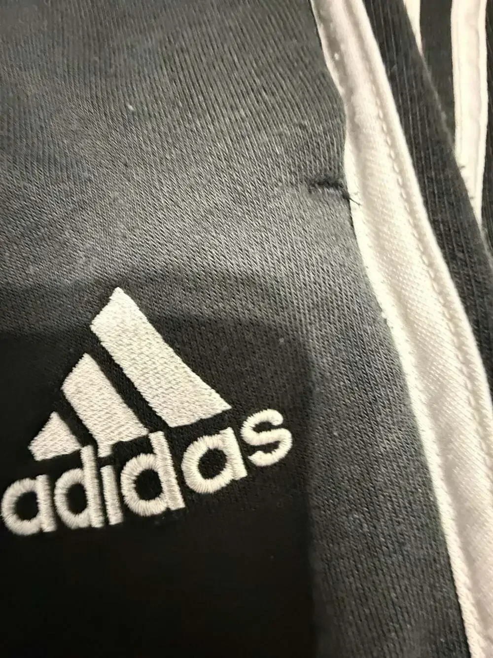 Adidas essentials french